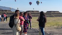 Pyramids of Teotihuacan private tour with archaeologist at dawn.