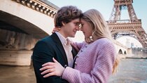 Private Professional Photoshoot near the Eiffel Tower in Paris
