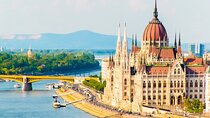 Private transfer from Prague to Budapest with 4h of Sightseeing
