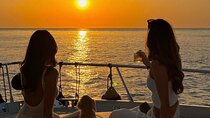 Tour of Bahia in Cartagena with Sunset, Music and Open Bar 