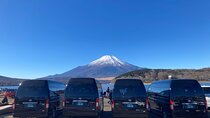英語を話すドライバーによる一日ツアーExplore Mt Fuji and Seven Wonders Shared Tour