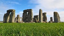 Expert Archaeologist - Private Stonehenge, Bath and Avebury Tour