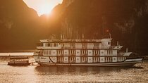 Boutique Cruise 2 Days 1 Night Halong Bay Tour from Hanoi
