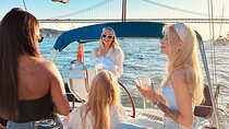 Lisbon Adventure: 2 Hours Tuk-Tuk Tours and 2 H Sunset Sailing 