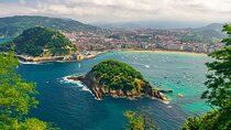 Private transfer: Barcelona to San Sebastian, 2h Stop in Pamplona