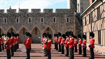 Private Archaeologist Led Stonehenge & Windsor Castle Tour
