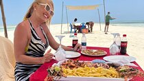 Experience Zanzibar Birdwatching with Lunch and Stone Town 
