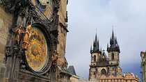 Prague easy walking tour: current life & Slivovitz museum visit