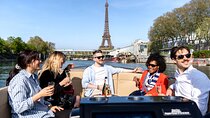 Private Boat Tour in Paris with Rosé and Macarons