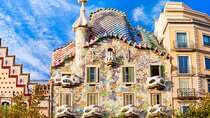 Casa Batlló Fast Track Tour with Gaudí Cube 360° Experience