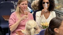Amsterdam Classic Canal Cruise with Live Guide and Open Bar