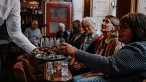 Edinburgh: Whisky Tasting with Storytelling in a Historic Pub