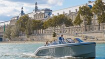 Paris Private River Cruise with Champagne from the Eiffel Tower