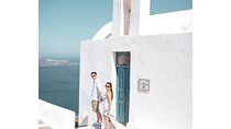 Couple Photoshoot in Santorini 