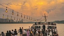  Yeouido Hangang Park Tour with Minivan Transportation