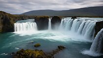 Akureyri Cruise Port: Mývatn Lakes, Waterfalls & Nature Trip