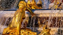 Versailles Small Group Guided Tour by Minibus from Paris
