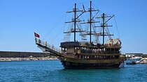 Side Pirate Boat Tour with Foam Party, Lunch and Free Soft Drinks