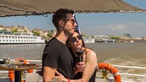 Bordeaux Farmers Market Tour and Gourmet River Cruise