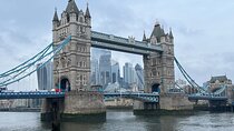 Historic London Walking Tour Landmarks and Pub Lunch