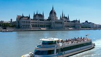 Budapest Walk and Cruise Boat Ticket Included