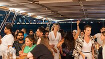 Sunset Yacht Party in Dubai with Live DJ, Food & Drinks