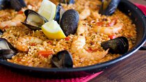 Paella and Tapas Cooking Class in Barcelona With Wine