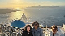 Private Luxury Tour of Santorini – Oia Sunset, Wine & Hidden Gems