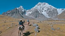 Horseback riding to Ausangate and the 7 Lakes 1 Day Tour Private