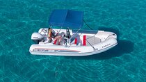 Boat rental for 6 people. No license required.