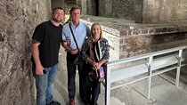 Eat in a local house & access to restricted areas in Teotihuacan