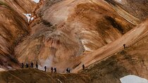 Hot Spring Valley Hike, Highland Baths, Waterfall and Geysir Tour