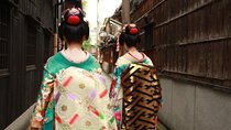 Gion Night Tour Stories of Geisha and Maiko