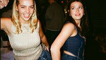 Berlin Pubcrawl with Games Shots and 2x Club Entry