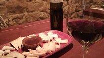 Wine Walk: Penedès, Priorat & Old Town Delights