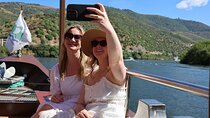 Douro Valley : 2 wineries, Tastings, Lunch & Scenic River Cruise