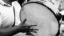 Sounds and Stories with Local Icons in Naples Music Tour