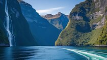 Scenic Drive and Cruise from Queenstown to Milford Sound