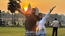 1 Day Tour at Angkor Wat by Private Car or Minivan