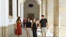 Private Reina Sofía Tour with Hotel Pickup & Drinks on a Terrace