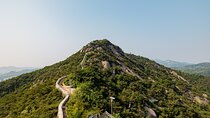 Seoul’s Hidden Fortress Trek. Secret Trail to Seochon Flavor