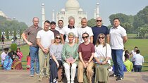  From Jaipur: Taj Mahal & Agra Tour with Transfer to Delhi by Car