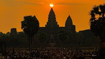 Siem Reap Sunrise Small-Group Tour of Angkor Wat - Free Hotel Pickup/Drop Off