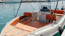 Santorini: License-Free Luxury Boat Rental – Half Day or Full Day