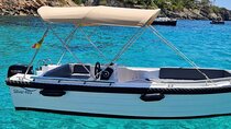 Rent a boat without qualifications in Malaga capital 1 - 6 people