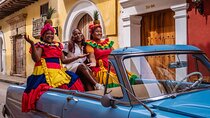 Cartagena Luxury Classic Car Tour + Bilingual Historian Guide