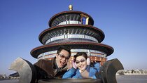 Family Private Tour: Panda, Acrobat Show and Cruise on the Lake