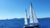 Mallorca: Palma Bay Cruise on a Magnificent 72-feet Sailboat