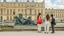 Versailles Palace Guided Day Tour and Trianon from Paris