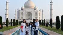 From Delhi: Private Taj Mahal day tour by Car